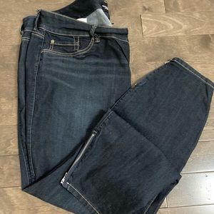 Torrid Size 28XT (Extra Tall) Blue Jeans 3 Button Waistband and Ankle Zippers